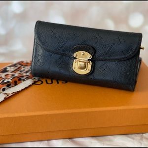 🖤💛Louis Vuitton Mahina Portefeuille Amelia Leather Trifold Long Wallet